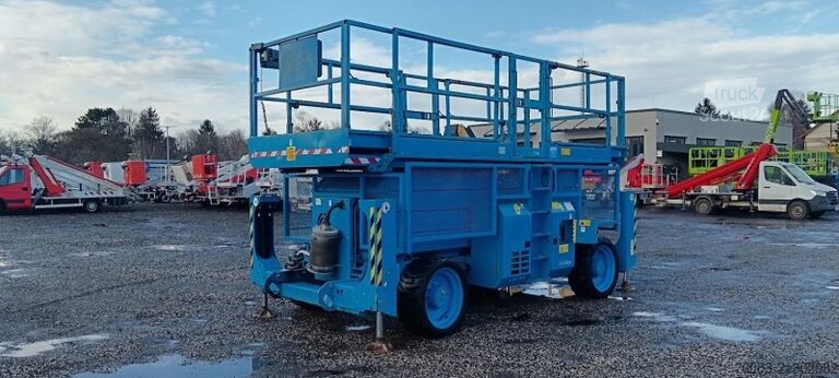 Elevadora de tijera Genie GS4390 - 15,11m, diesel, 4x4