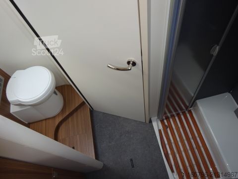 Camping-car semi-intégré Eura Mobil Contura 766 EF AHK*hydr. Hubst.*TV*Klima*Sol.