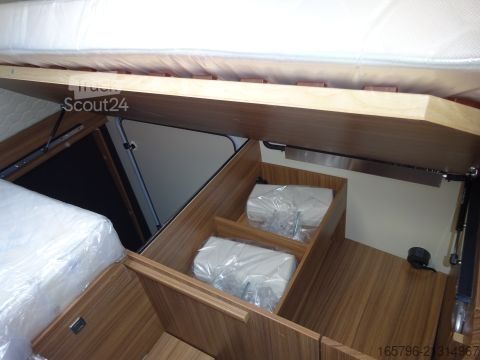 Camping-car semi-intégré Eura Mobil Contura 766 EF AHK*hydr. Hubst.*TV*Klima*Sol.