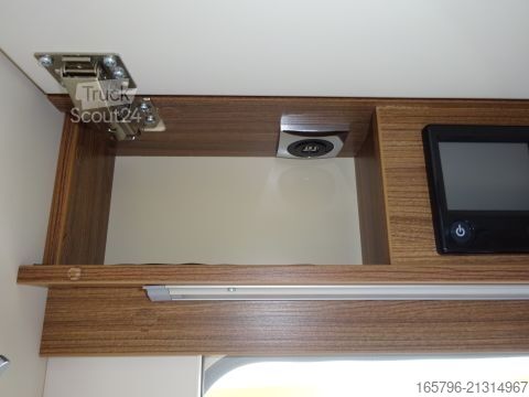 Camping-car semi-intégré Eura Mobil Contura 766 EF AHK*hydr. Hubst.*TV*Klima*Sol.