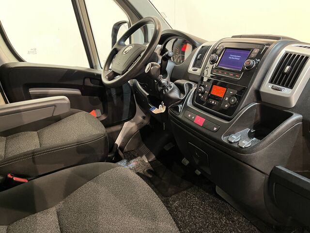 Furgão de painéis Fiat Ducato 30 2.3 MultiJet L2H2 120 PK / Euro 6 / A...