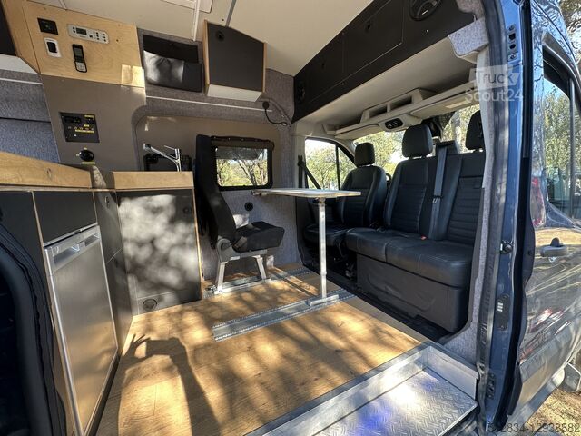 Zabojniški kombi Ford Transit L3H3