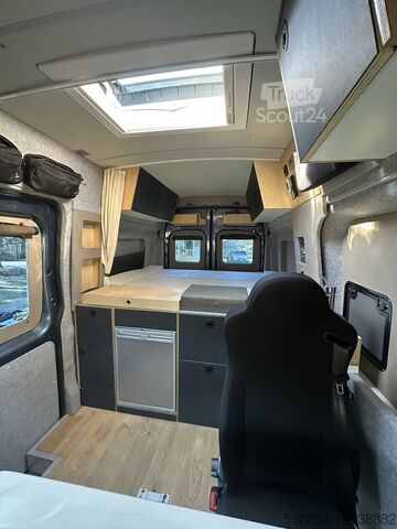 Zabojniški kombi Ford Transit L3H3