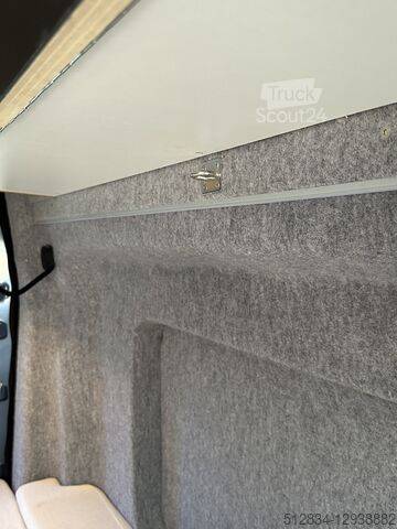 Zabojniški kombi Ford Transit L3H3