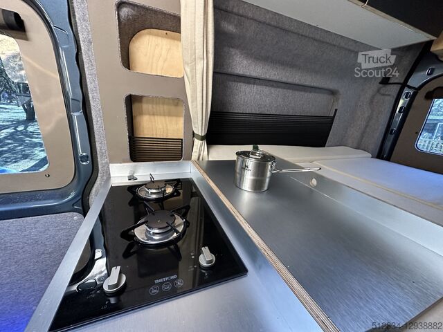 Zabojniški kombi Ford Transit L3H3