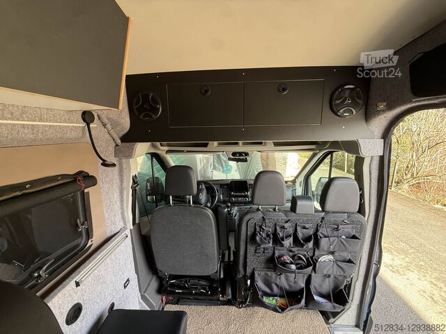 Zabojniški kombi Ford Transit L3H3