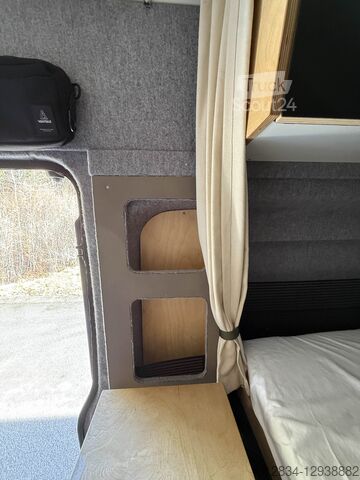 Zabojniški kombi Ford Transit L3H3