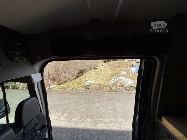 Zabojniški kombi Ford Transit L3H3