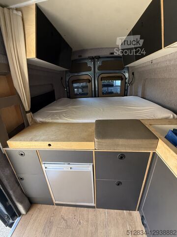 Zabojniški kombi Ford Transit L3H3