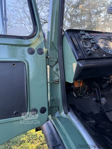 Maszyna rolnicza Mercedes-Benz Unimog U 1000 U424