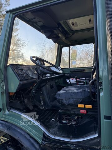 Maszyna rolnicza Mercedes-Benz Unimog U 1000 U424