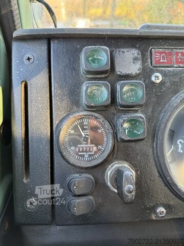 Maszyna rolnicza Mercedes-Benz Unimog U 1000 U424