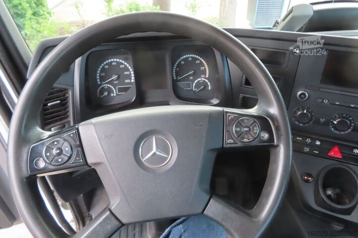 Camion plateau MERCEDES-BENZ Antos 1830 L , Kran MKG HLK 125