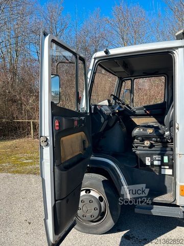 شاحنة مشروبات MERCEDES-BENZ 818 D VARIO - Pritsche, Getränkeaufbau, LBW, AHK