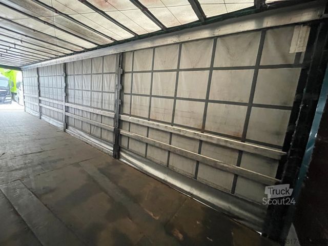 Öppen semitrailer med kapell KRONE SD Plane Mega Edscha Hubdach 2x Liftachse