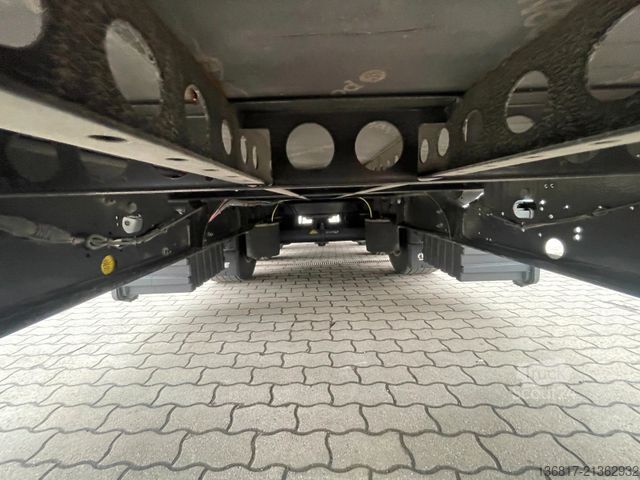 Öppen semitrailer med kapell KRONE SD Plane Mega Edscha Hubdach 2x Liftachse