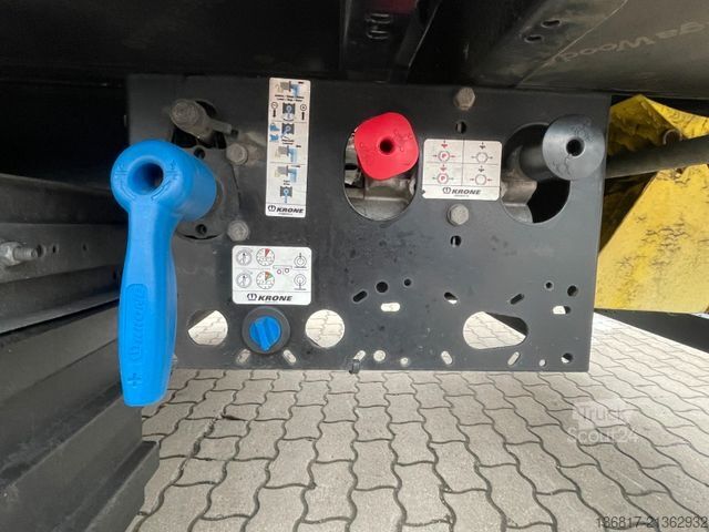 Öppen semitrailer med kapell KRONE SD Plane Mega Edscha Hubdach 2x Liftachse