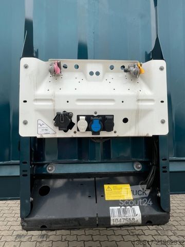 Öppen semitrailer med kapell KRONE SD Plane Mega Edscha Hubdach 2x Liftachse