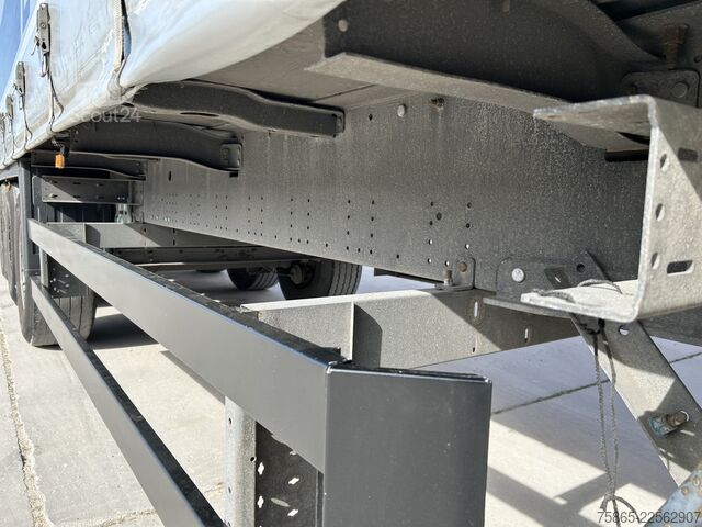 Presenninger, der kan skubbes Schmitz Cargobull SCB S3T / Curtainside / Disk Brakes / APK TUV 1...