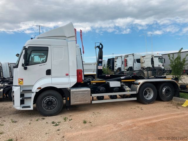 Autocamion cu destinație specială FORD F-LINE 2642T 6x2 EURO 6 Multilift