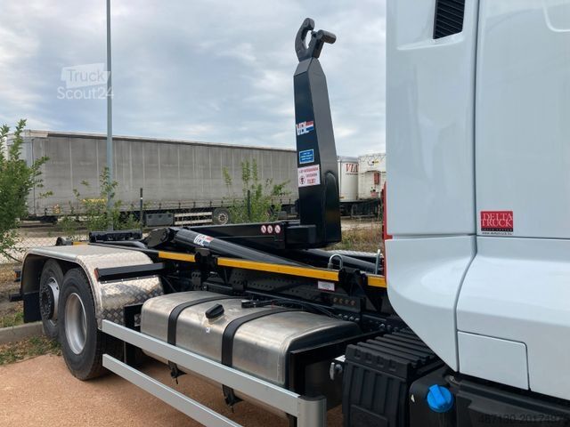 Autocamion cu destinație specială FORD F-LINE 2642T 6x2 EURO 6 Multilift