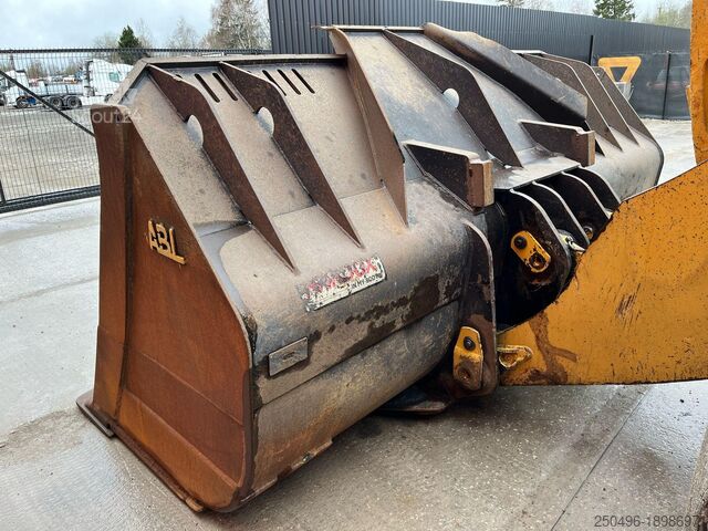 încărcător pe roți Caterpillar 982 M 4x4 AC / CENTRL LUBRICATION