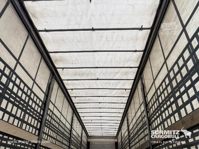 Auflieger mit Pritsche & Plane Schmitz Cargobull Semitrailer Curtainsider Standard