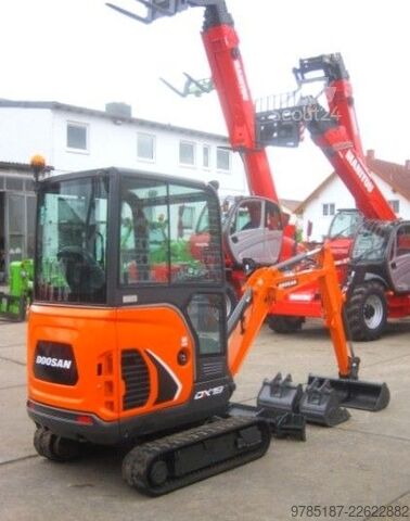 Mini-pelle DOOSAN DX 19 3x Löffel (baugleich Bobcat E19)