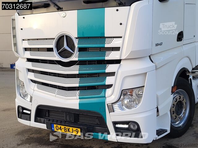 Volum SZM Mercedes Actros 1842 Actros 4X2 GigaSpace NL Mega 2xTank...