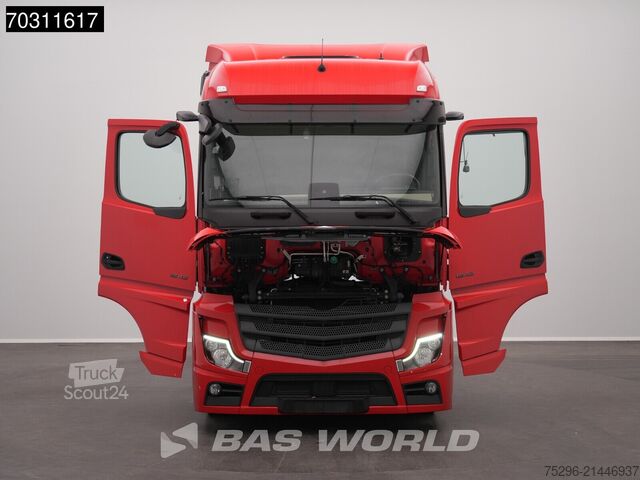 Volum SZM Mercedes Actros 1842 4X2 BigSpace Mega 2x Tanks Euro 6