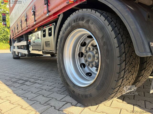Platós teherautó ponyvával Mercedes-Benz Axor 1829L Staplerhalterung Schiebeplane Türen hinten