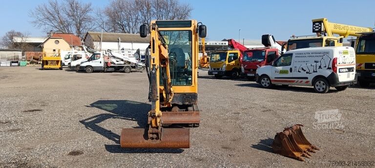 حفارة صغيرة Yanmar SV18 - with 3 buckets