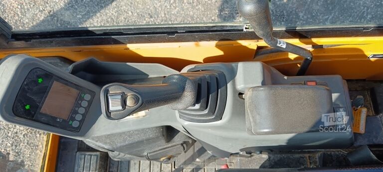 حفارة صغيرة Yanmar SV18 - with 3 buckets