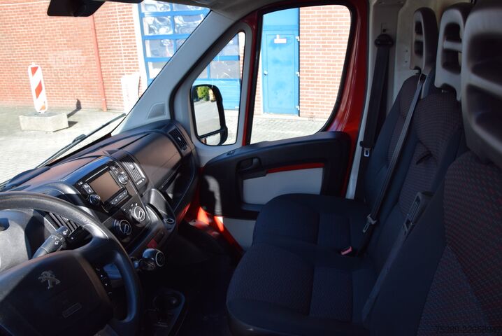 Furgone a tetto alto Peugeot Boxer  333 L1H1 2,0 HDI Klima AHK Standheizung