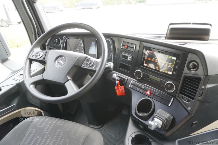 U frižideru Mercedes-Benz Actros 1824 / Refrigerator 22 EPAL