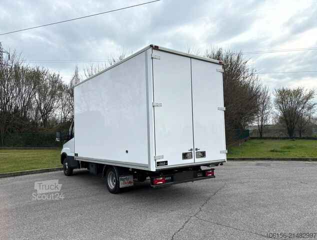 Fourgon tôlé IVECO Daily 35