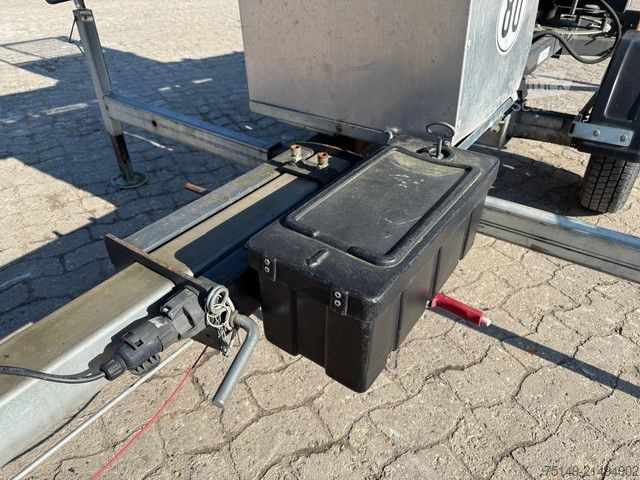 Autotrailer Böcker HD 18, Bauaufzug, 18m, 250kg, Honda-Motor