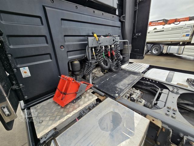 Standardni vlačilec MERCEDES-BENZ ACTROS 1854 V8 * RETARDER * TOP * 1A