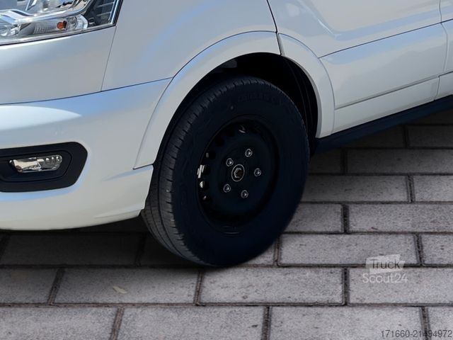 Camper semintegrato BÜRSTNER Lineo T 700