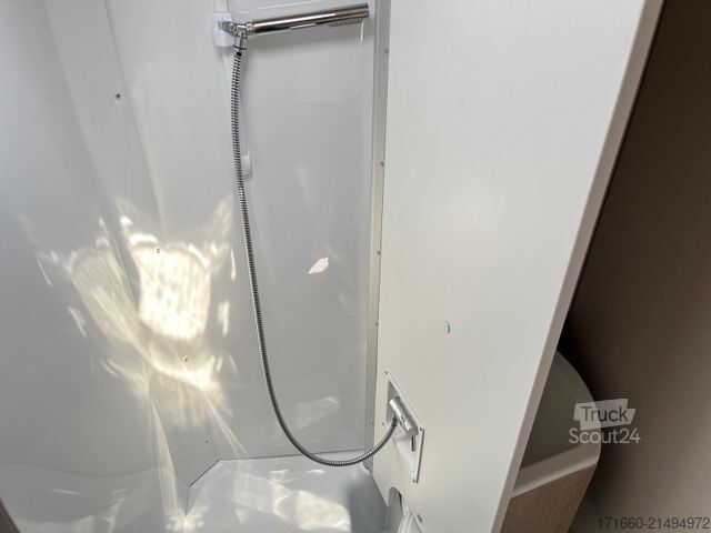 Camper semintegrato BÜRSTNER Lineo T 700