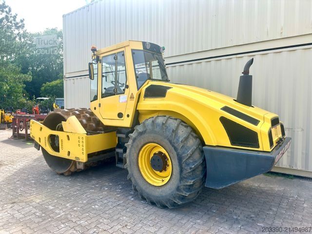 Enkeltromle-valse BOMAG BW213PDH-4 / 2012 BJ / Deutsche Maschine