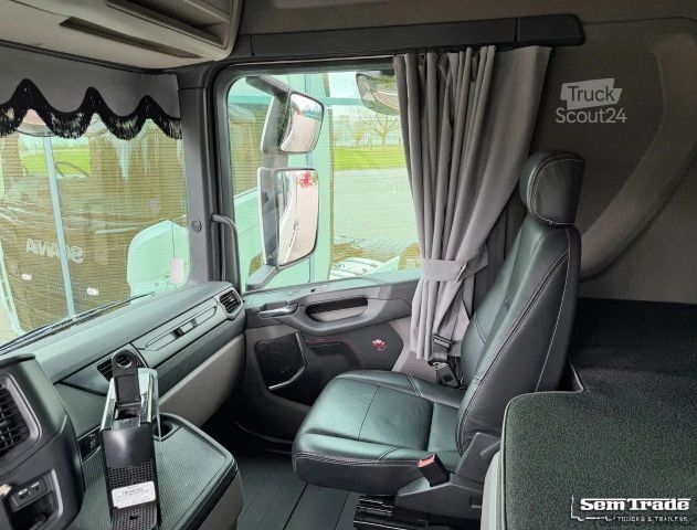 Standard trækkerunit SCANIA 590S V8 NGS RETARDER 2x TANKS ONLY 366.000 KM SU