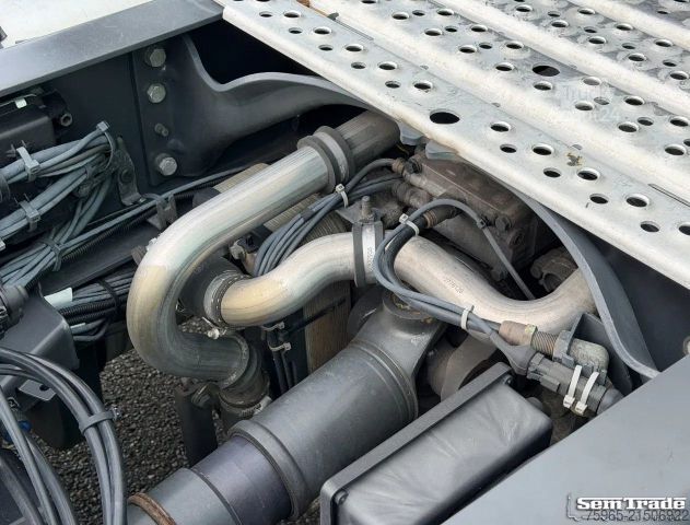 Standard trækkerunit SCANIA 590S V8 NGS RETARDER 2x TANKS ONLY 366.000 KM SU