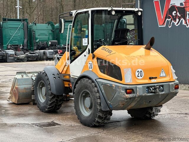 Pala gommata LIEBHERR L506C Schaufel/Palettengabel