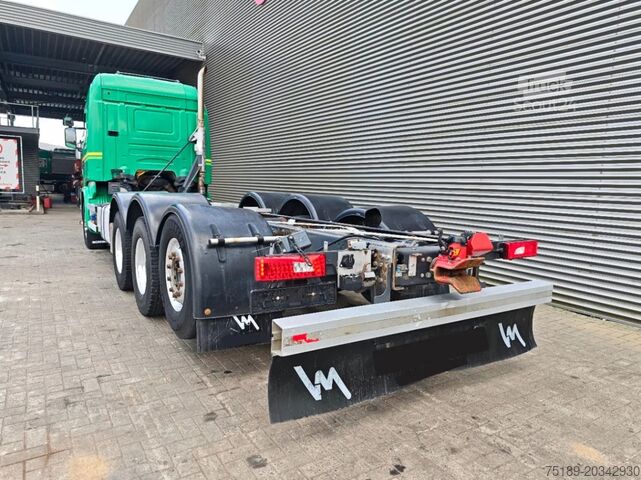 Podvozok s kabínou Scania R580 8x4 Tridem Euro 6