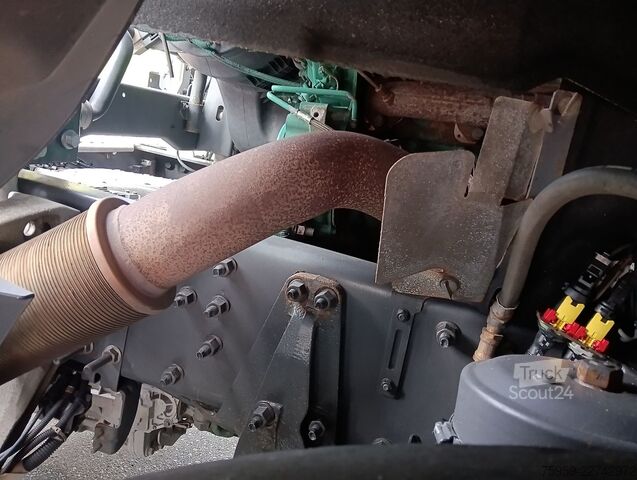 Nagy térfogatú nyergesvontató VOLVO FH460 GlobeXL EU6d I-PARC 820LTank Spoiler X-LOW