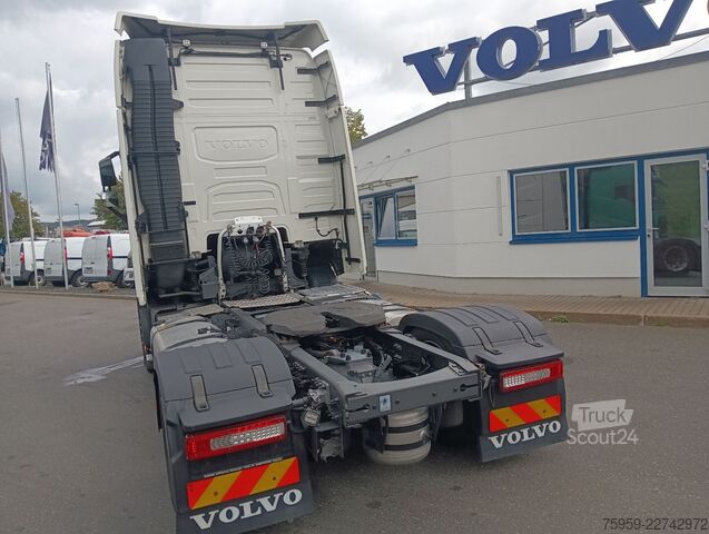 Nagy térfogatú nyergesvontató VOLVO FH460 GlobeXL EU6d I-PARC 820LTank Spoiler X-LOW