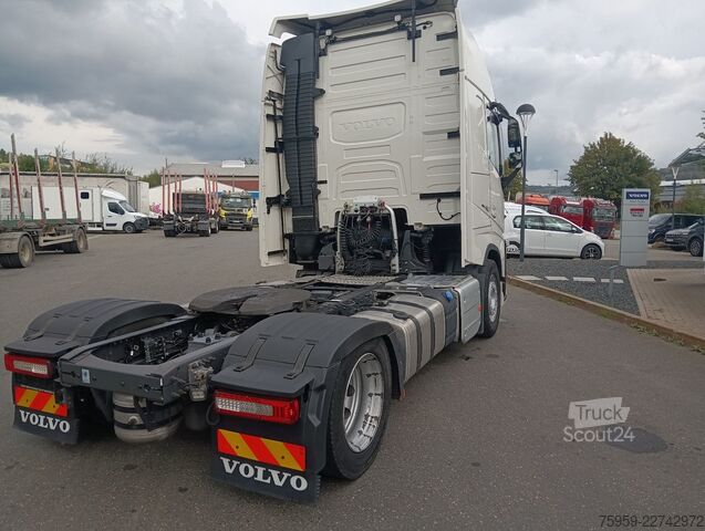 Nagy térfogatú nyergesvontató VOLVO FH460 GlobeXL EU6d I-PARC 820LTank Spoiler X-LOW