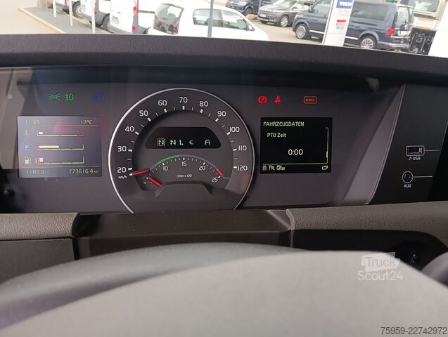 Nagy térfogatú nyergesvontató VOLVO FH460 GlobeXL EU6d I-PARC 820LTank Spoiler X-LOW