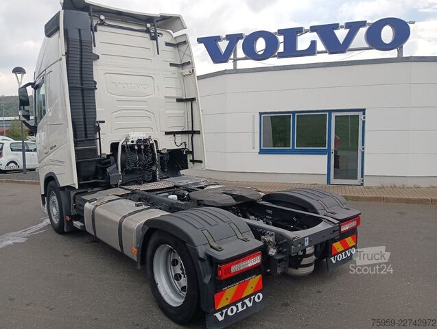 Nagy térfogatú nyergesvontató VOLVO FH460 GlobeXL EU6d I-PARC 820LTank Spoiler X-LOW